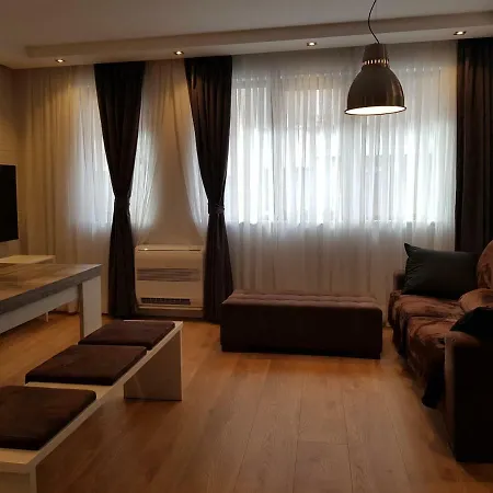 Luxury In Center 2 Апартамент *