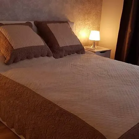 Luxury In Center 2 Warna